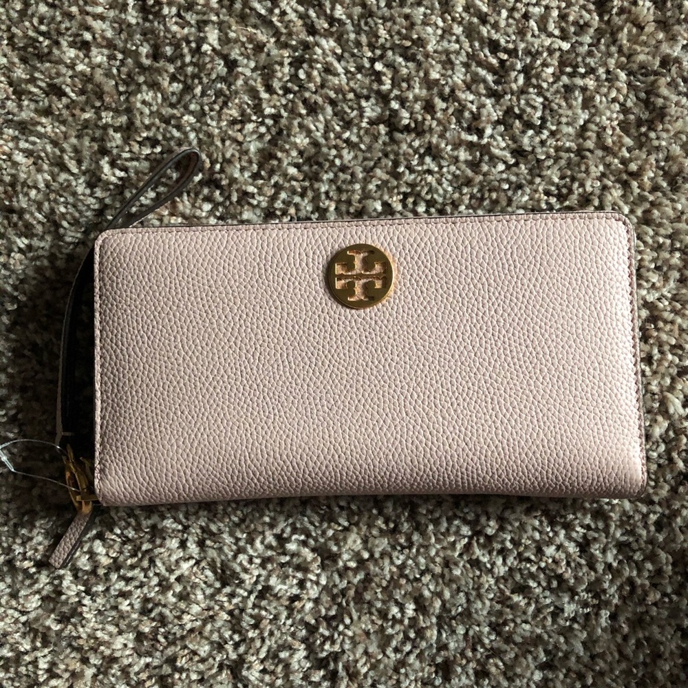 NWT Tory wristlet